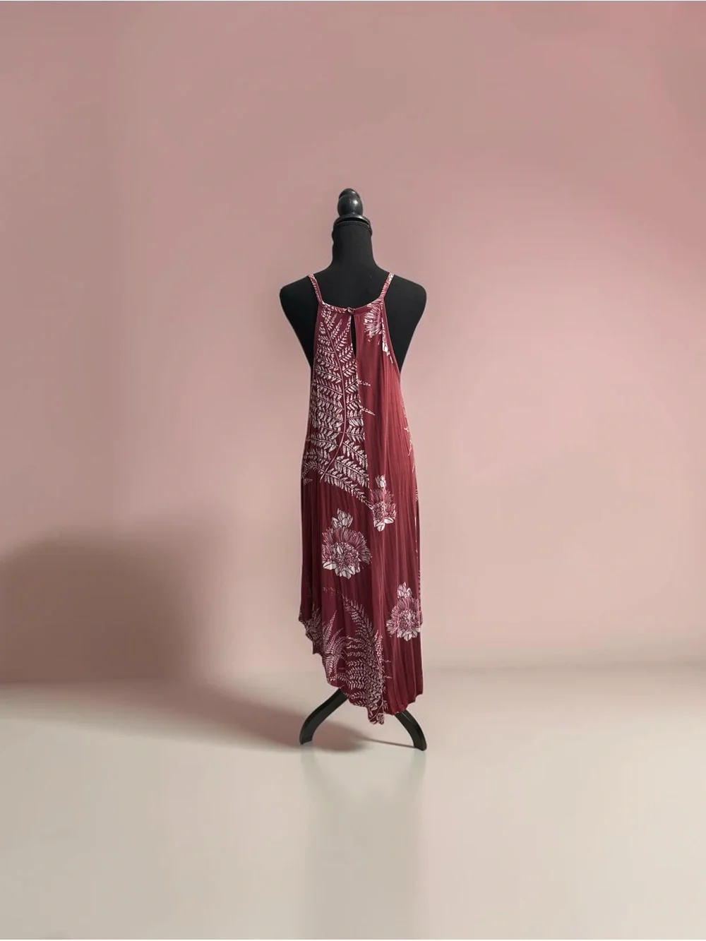 Kahulale’a Palapalai and Lehua Dress in Mauve
